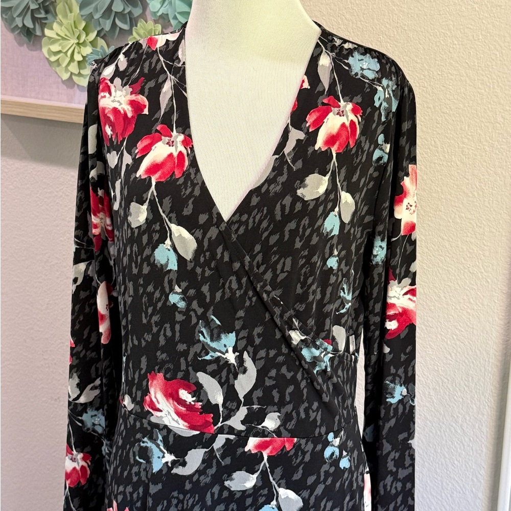 White House Black Market Black and Red Floral Long Sleeve Dress - Picture 4 of 6